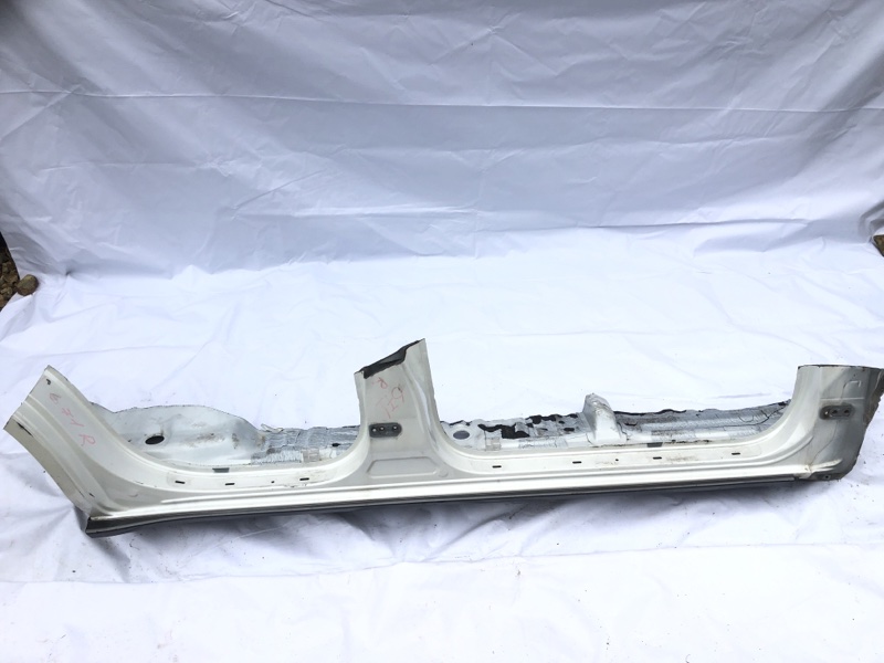 Порог кузовной Toyota Land Cruiser Prado KDJ120 1KD-FTV 2007 правый (б/у)