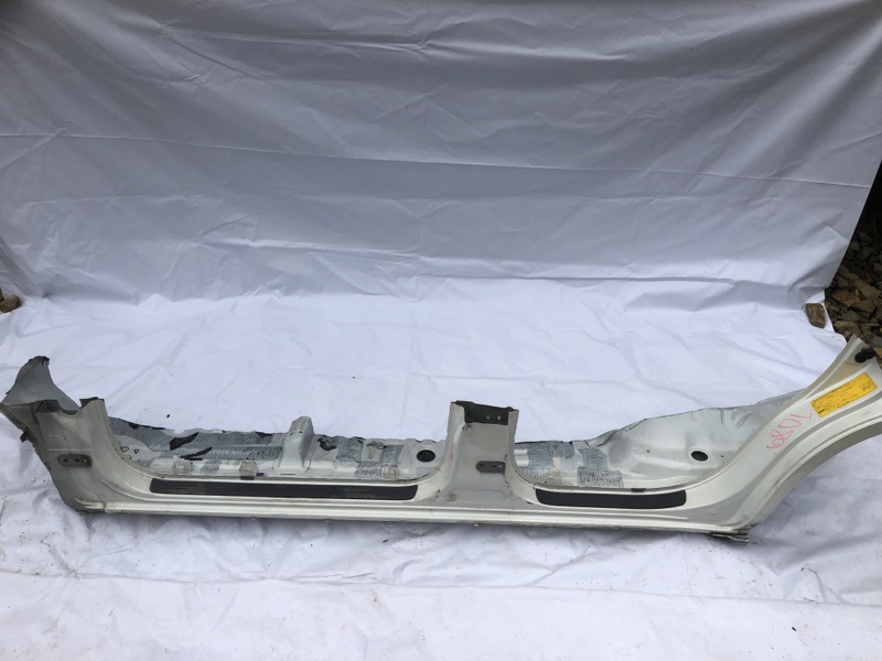 Порог кузовной Toyota Land Cruiser Prado GRJ120W 1GR-FE 2008 левый (б/у)