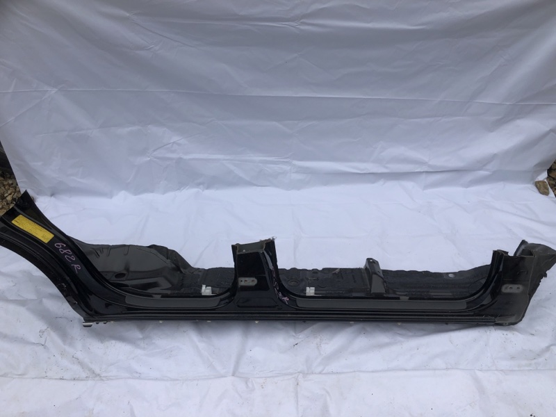 Порог кузовной Toyota Land Cruiser Prado GRJ120W 1GR-FE 2007 правый (б/у)
