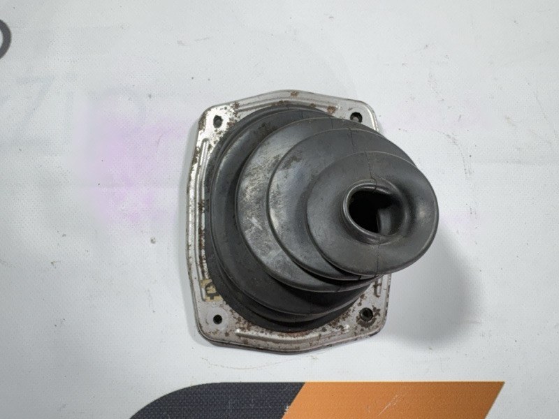 Кожух ручки переключения раздатки Toyota Land Cruiser Prado GRJ121W 1GR-FE 2007 (б/у)
