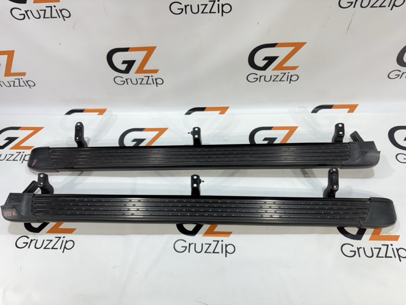 Подножка Toyota Land Cruiser UZJ200W 2UZ-FE 2008 (б/у)