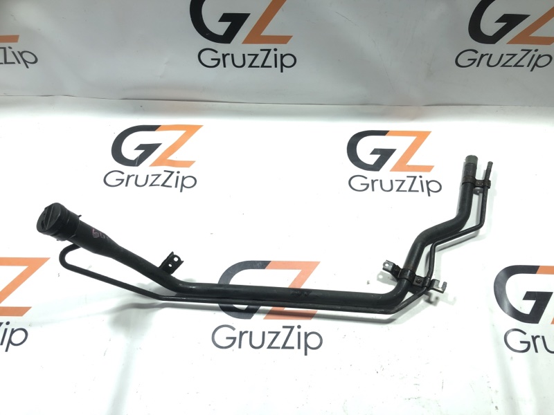 Горловина топливного бака Toyota Land Cruiser Cygnus UZJ100W 2UZ-FE 1999 (б/у)