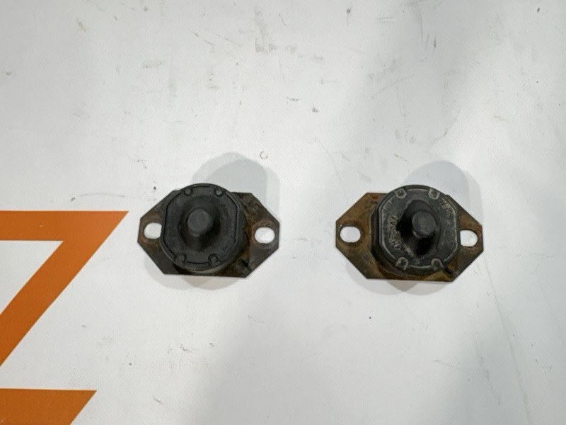 Отбойник кабины Mitsubishi Fuso Super Great FS54 6M70 2002 (б/у)