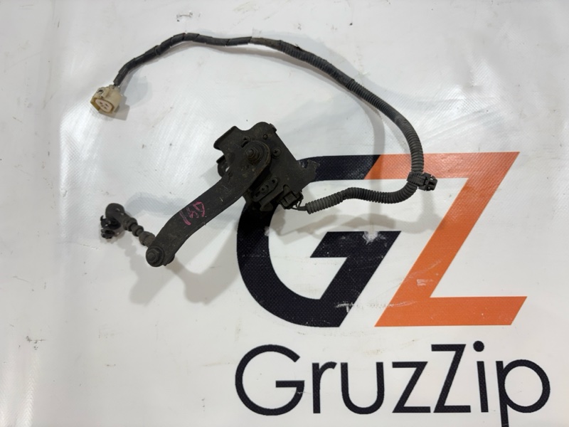 Датчик уровня наклона фар Toyota Land Cruiser Cygnus UZJ100W 2UZ-FE 1999 передний (б/у)