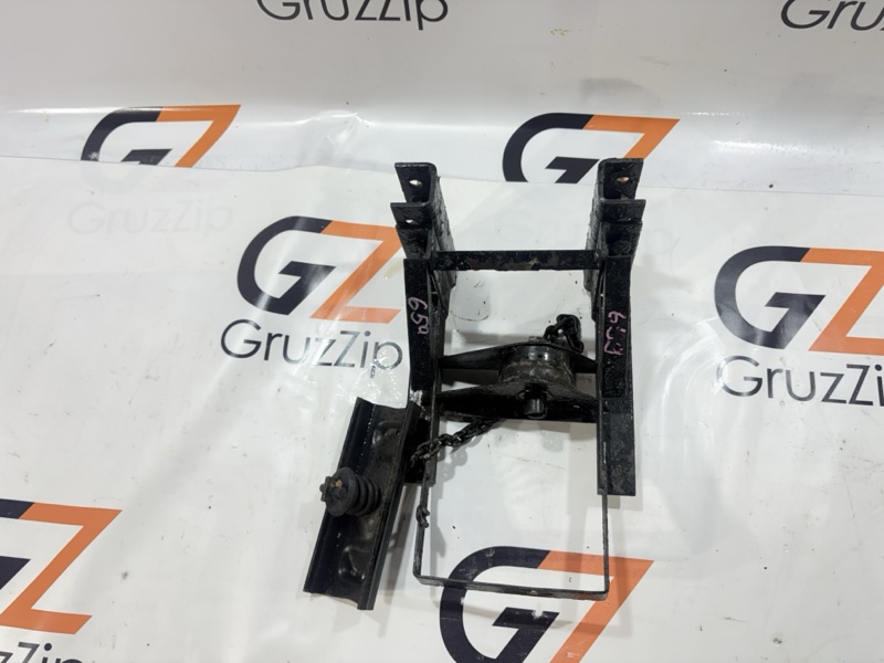 Крепление запасного колеса Isuzu Giga CYJ51W3 6WF1 2002 (б/у)