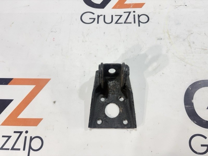 Крепление амортизатора Isuzu Giga CYJ51W3 6WF1 2002 заднее (б/у)