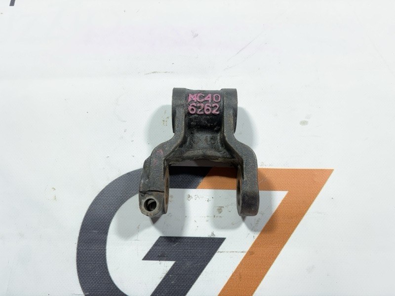 Серьга рессоры Mitsubishi Fuso Fighter FK61HM 6M61 2002 задняя (б/у)