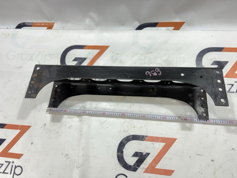 Перемычка рамы , часть рамы Isuzu Forward FRR33 6HH1 2002 (б/у)