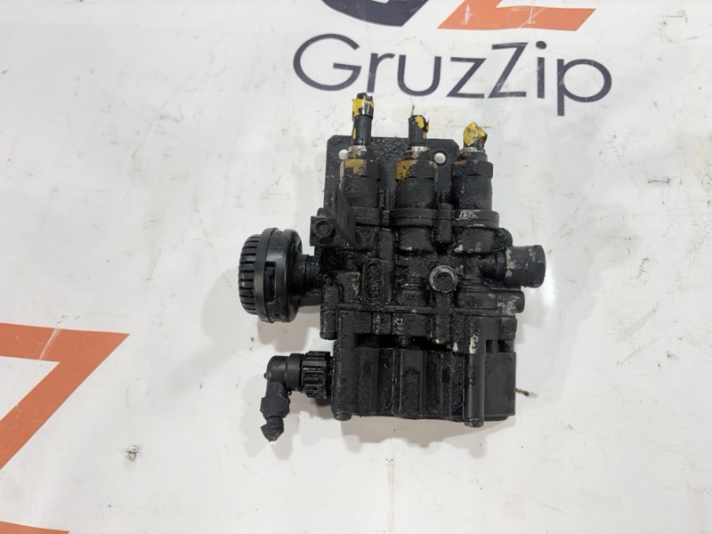 Клапан регулировки пневмоподвески Isuzu Giga CYJ51W3 6WF1 2002 (б/у)