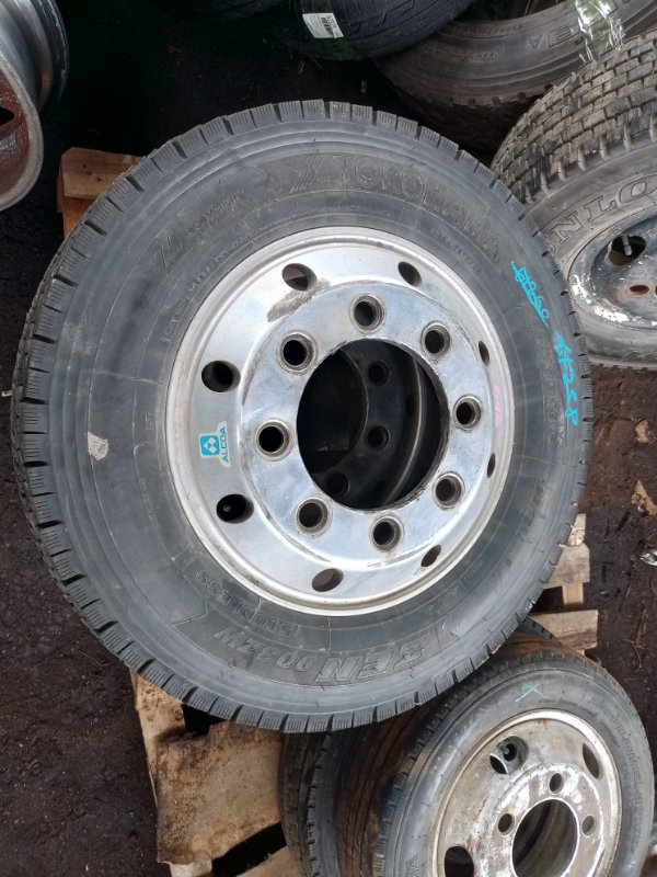 Шина 245/70R19.5 Nissan Diesel Condor PK26A MD92 2003 (б/у)