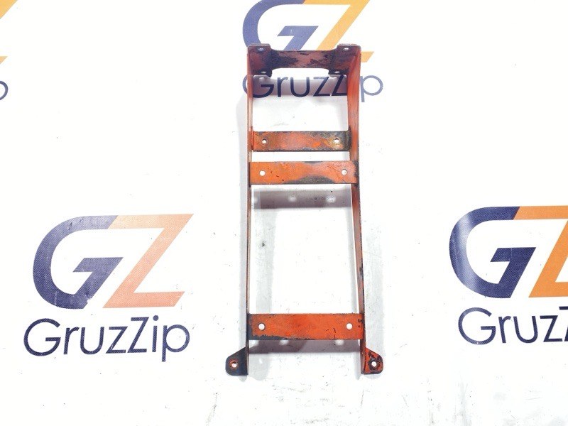 Крепление крыла Isuzu Giga CXZ81K2 10PE1 1998 правое (б/у)