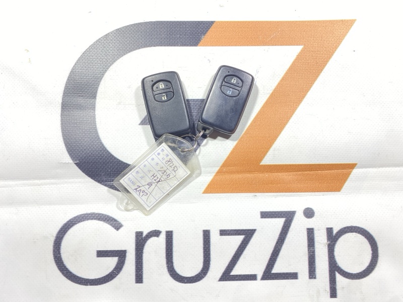 Ключ зажигания ,смарт-ключ Toyota PRIUS ZVW30 2ZR-FXE 2010 (б/у)