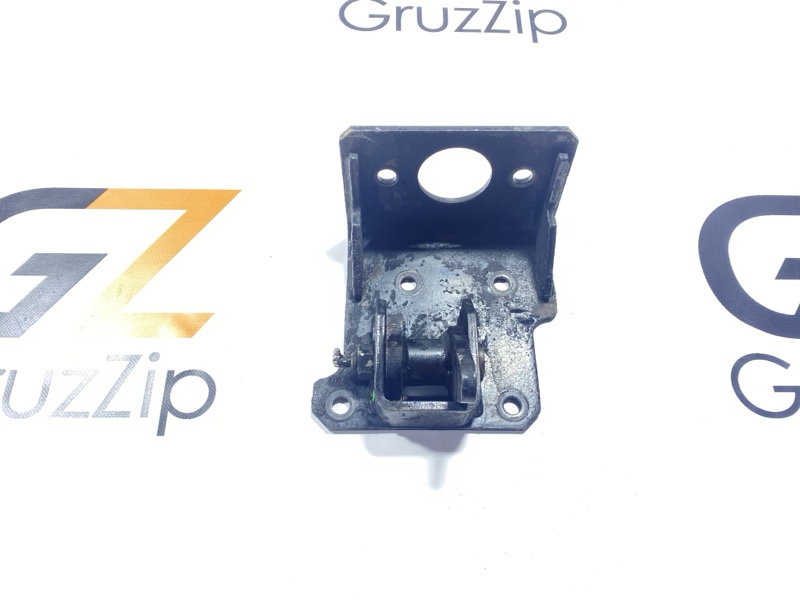 Крепление энергоаккумулятора Isuzu Giga CYJ51W3 6WF1 2002 заднее (б/у)