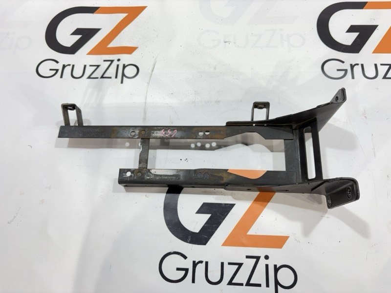 Крепление воздушного фильтра Isuzu Forward FRR32 6HE1T 1995 (б/у)