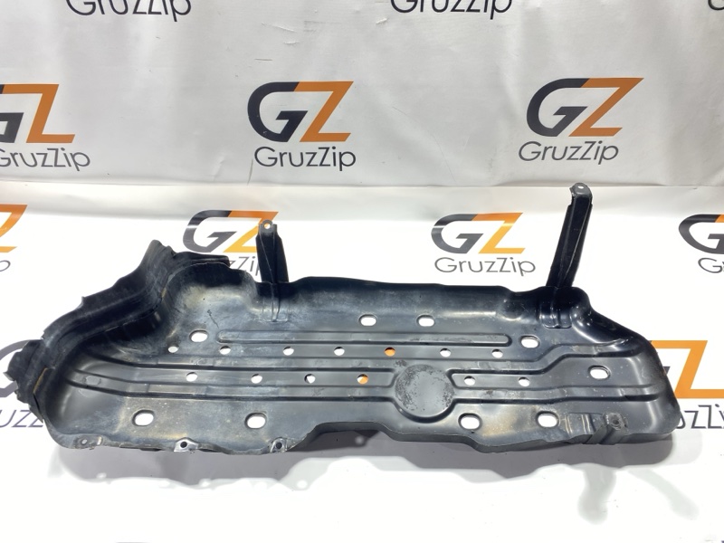 Защита топливного бака Toyota Land Cruiser Prado GRJ120W 1GR-FE 2008 (б/у)