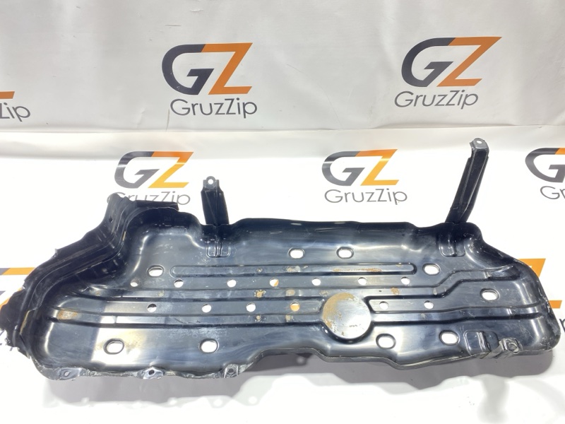 Защита топливного бака Toyota Land Cruiser Prado GRJ120W 1GR-FE 2008 (б/у)
