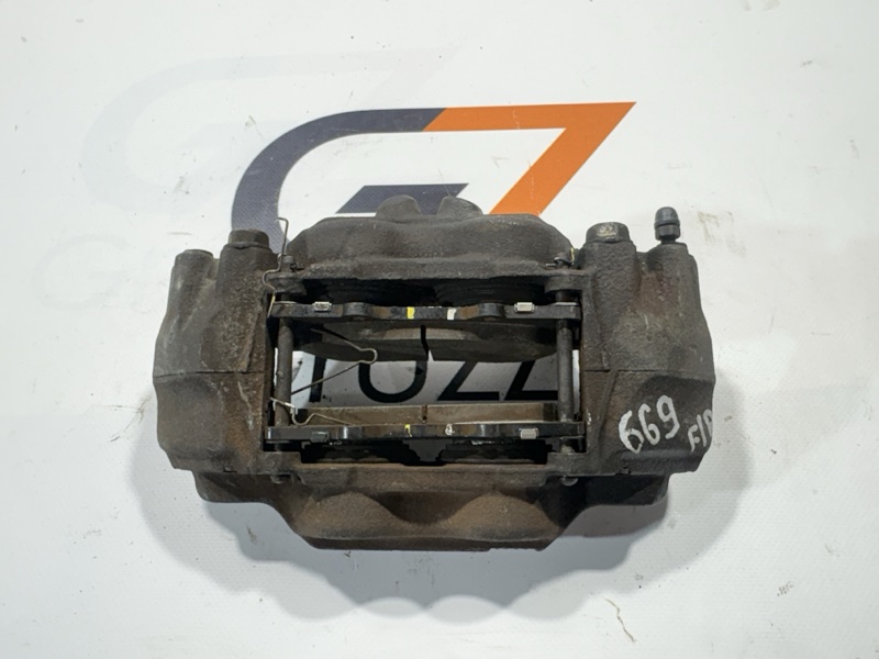 Суппорт Toyota Land Cruiser Prado GRJ120W 1GR-FE 2008 передний правый (б/у)
