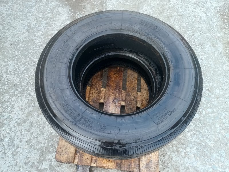 Шина 315/70R22.5 Isuzu Giga CXM50 6WA1 1995 (б/у)