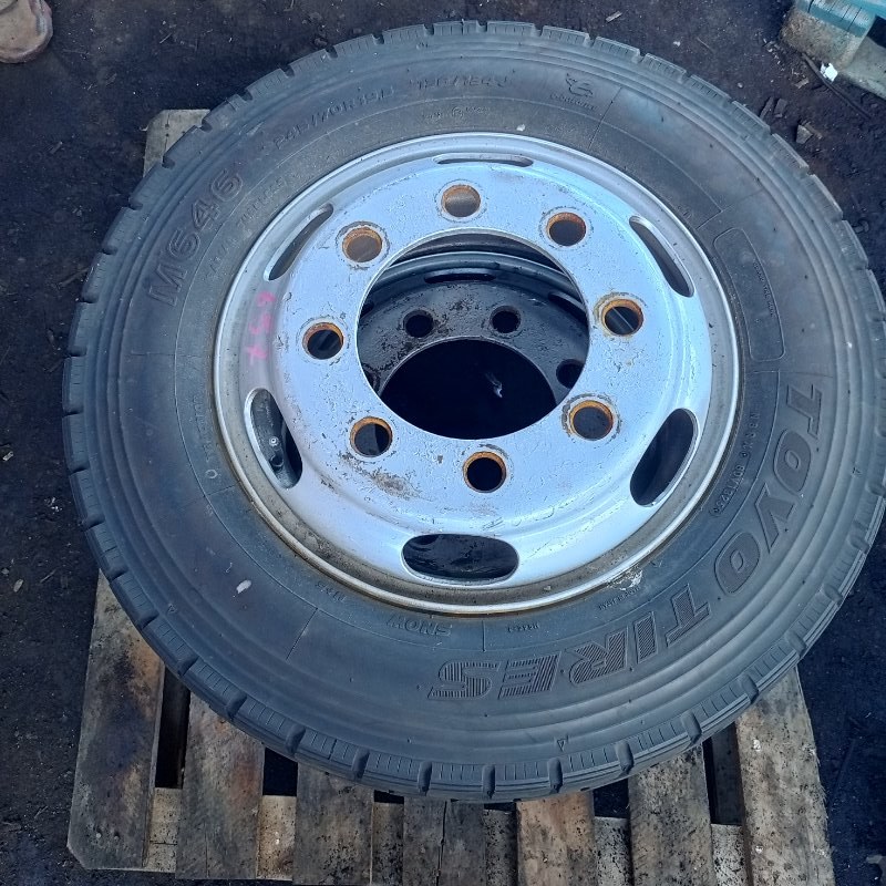 Шина 245/70 R19.5 Hino Profia FW1 K13C 2003 (б/у)