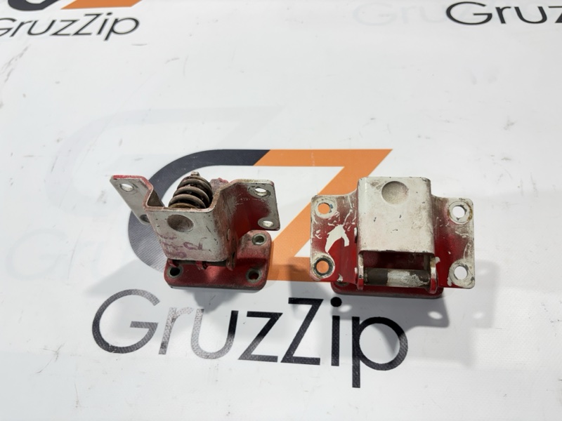 Петля двери Isuzu Giga CXZ72 12PD1 1992 правая (б/у)