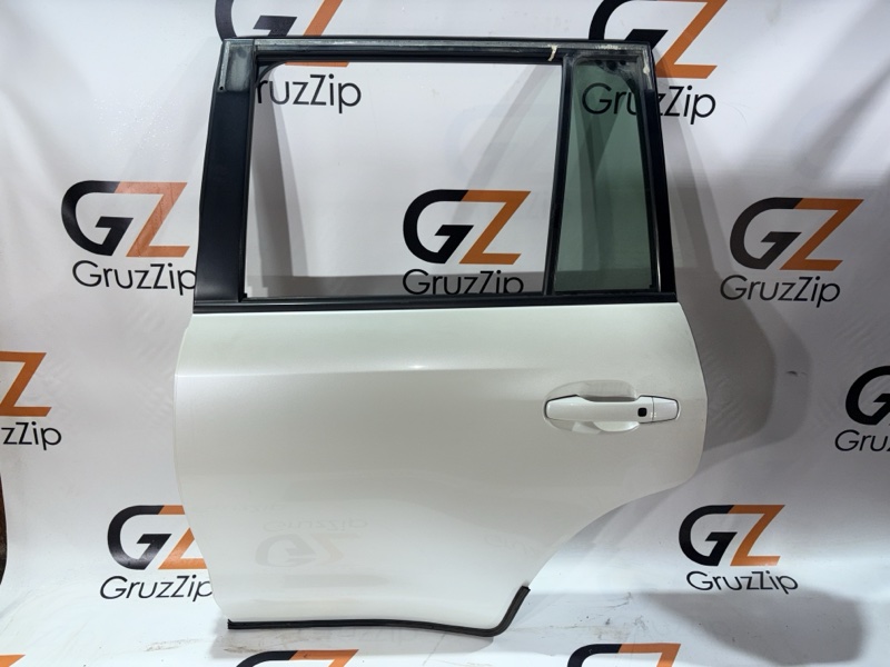 Дверь Toyota Land Cruiser UZJ200W 2UZ-FE 2008 задняя левая (б/у)