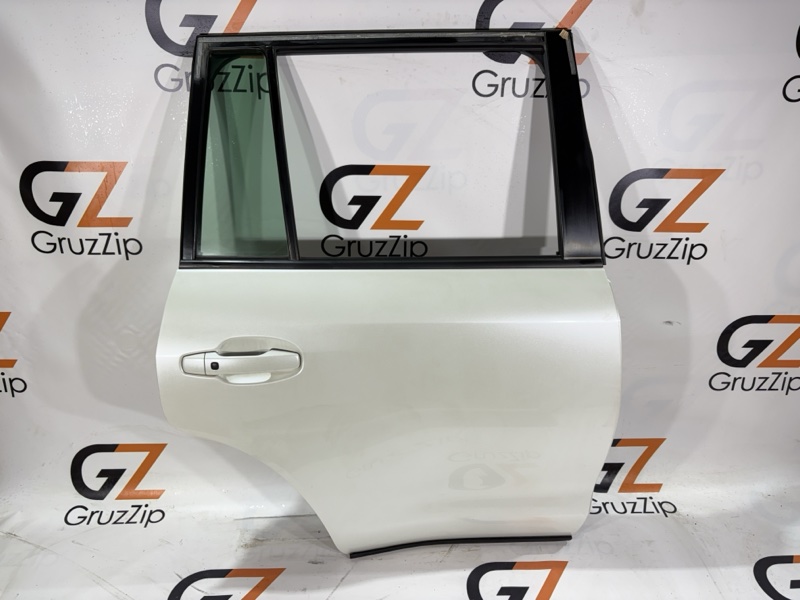 Дверь Toyota Land Cruiser UZJ200W 2UZ-FE 2008 задняя правая (б/у)