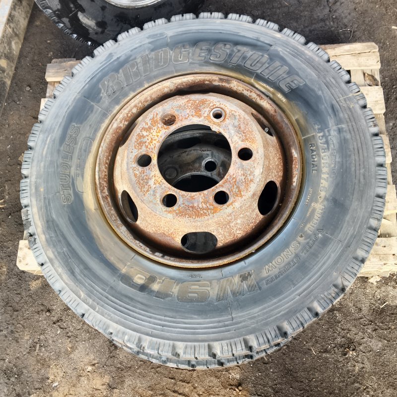Шина 245/80R17.5 Hino Ranger FC2JGA J08C 1996 (б/у)