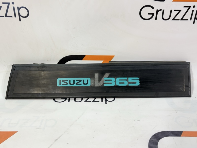Накладка на дверь Isuzu Giga CXZ72 12PD1 1992 левая (б/у)