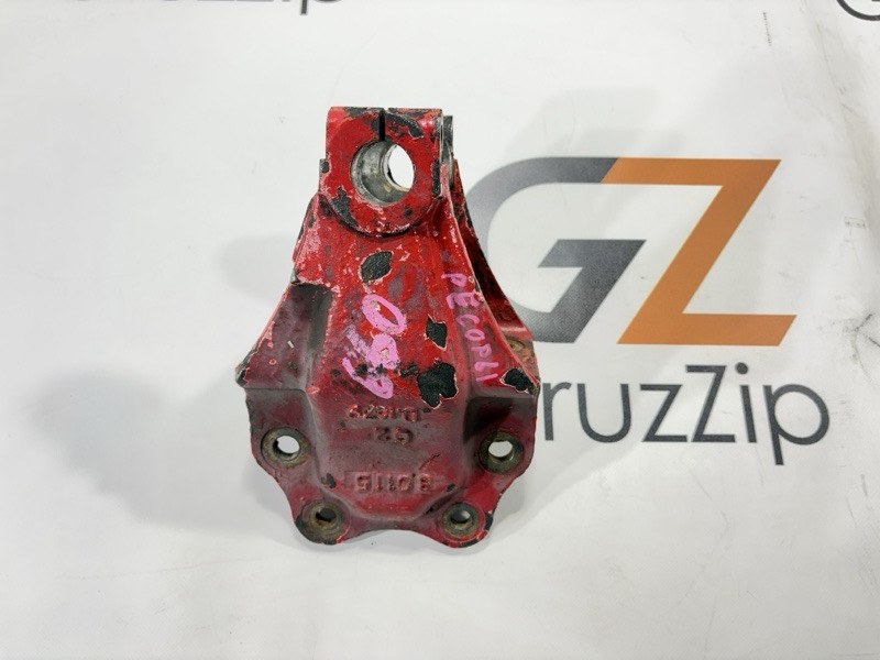Крепление рессоры Isuzu Giga CYJ50W2 6WA1 1998 (б/у)