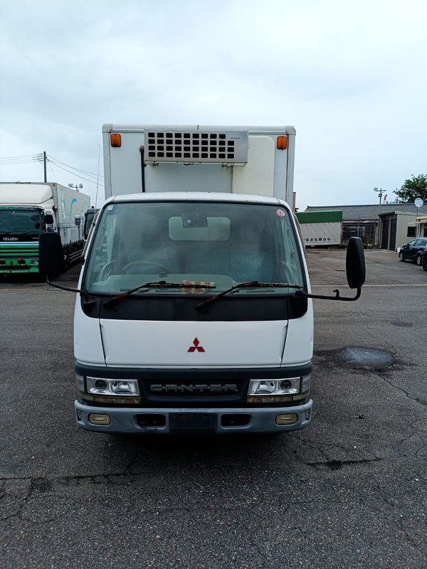 Автомобиль Mitsubishi Canter FE52 4M51 2001 года в разбор