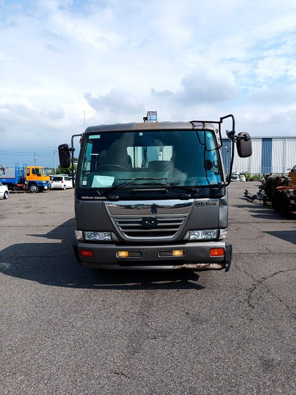 Автомобиль Nissan Diesel Condor MK252 FE6 2001 года в разбор