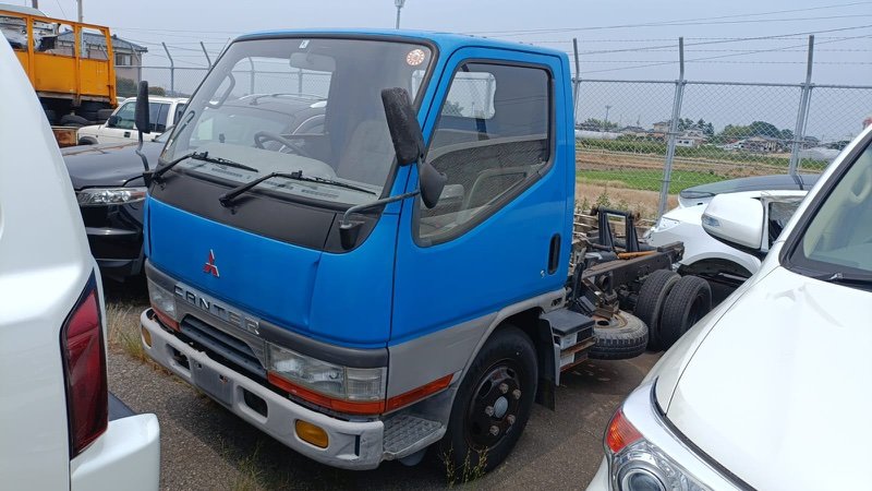 Автомобиль Mitsubishi Fuso Canter FE517 4D33 1995 года в разбор