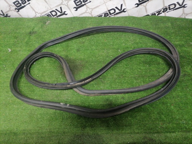 Запчасть уплотнительная резинка багажника Lexus LS600h 2007.06 UVF45 2UR-FSE 64461-50040 Б/У Уплотнительная резинка багажника Lexus LS600h 2007.06 UVF45 2UR-FSE 64461-50040 Б/У