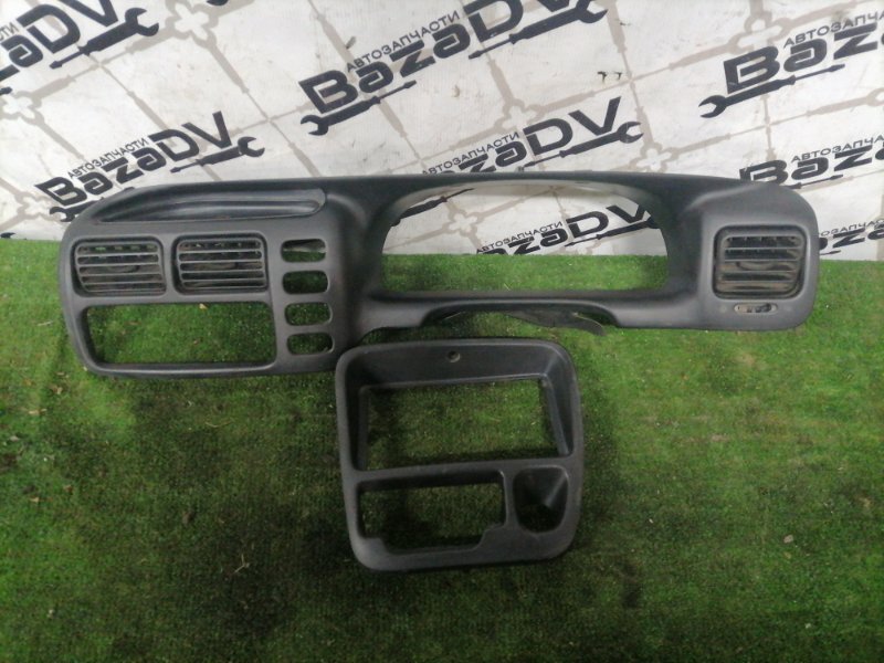 Запчасть консоль магнитофона SUZUKI GRAND ESCUDO TX92W H27A 73311-65D00 Б/У Консоль магнитофона SUZUKI GRAND ESCUDO TX92W H27A 73311-65D00 Б/У