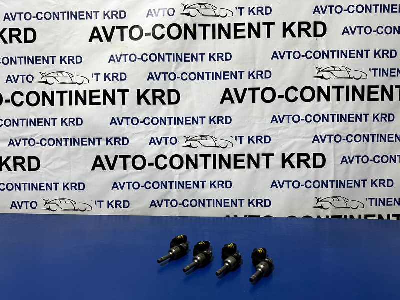 Топливная форсунка Volkswagen Tiguan 5N1 CAXA 03C906036F контрактная