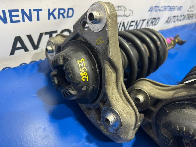 Стойка передняя A4 8EC AMB