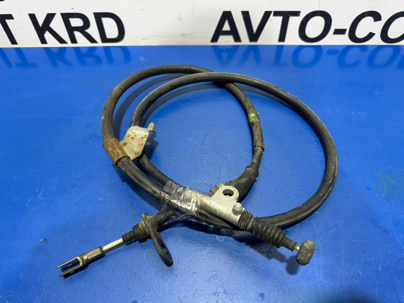 Тросик ручника задний левый Fuga GY50 VK45