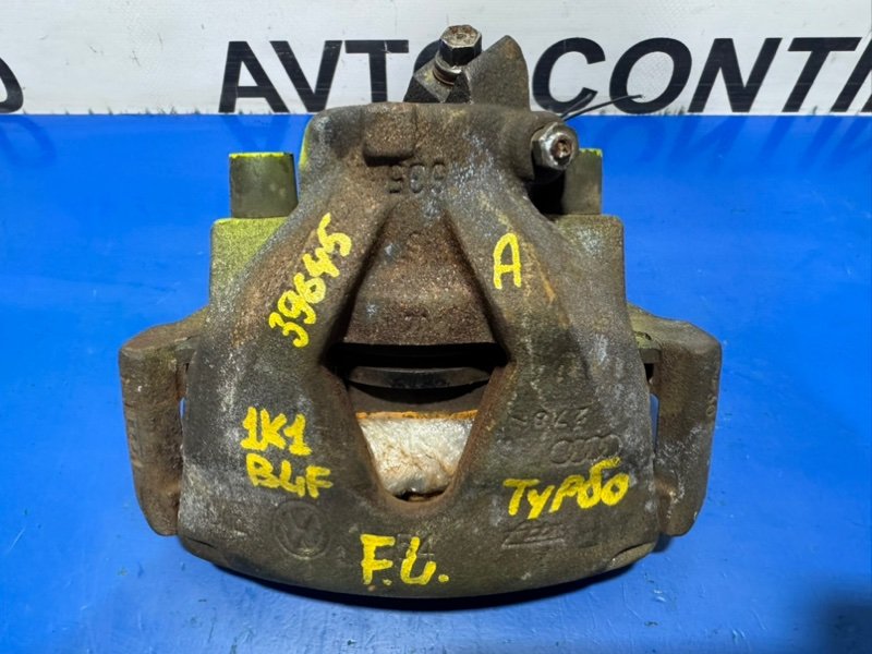 Суппорт тормозной передний левый Volkswagen Golf 1K1 BLF