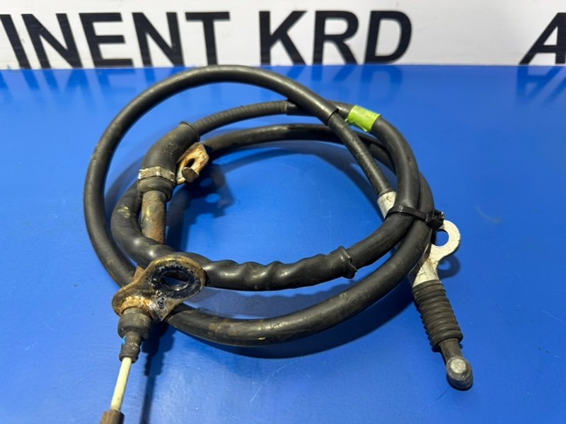 Тросик ручника задний правый Fuga PNY50 VQ35