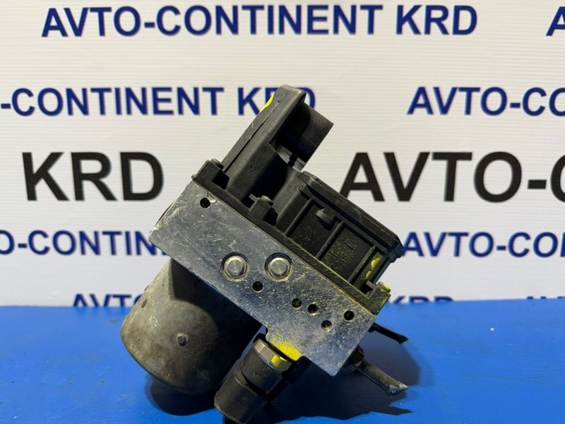 Блок abs Avensis AZT250 1AZ