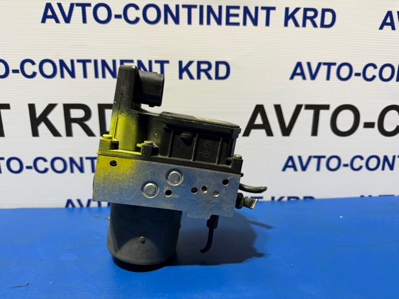 Блок abs Avensis AZT250 1AZ