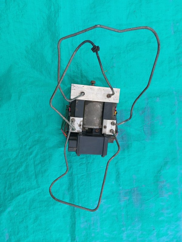 Запчасть модулятор abs гидравлический Isuzu Elf NKS71 4HG1 545400202000 контрактная Модулятор ABS гидравлический Isuzu Elf NKS71 4HG1 545400202000 контрактная