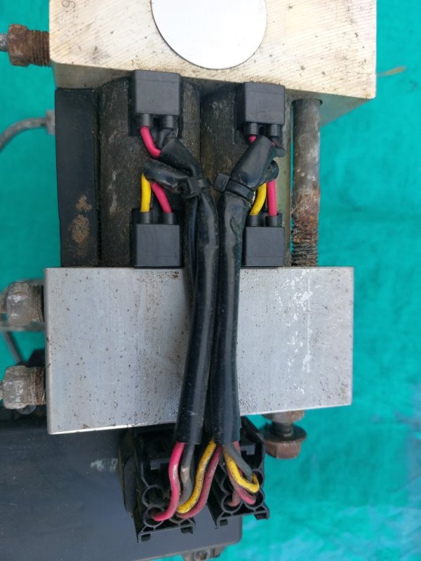 Модулятор ABS гидравлический Elf NKS71 4HG1 Модулятор ABS гидравлический Elf NKS71 4HG1