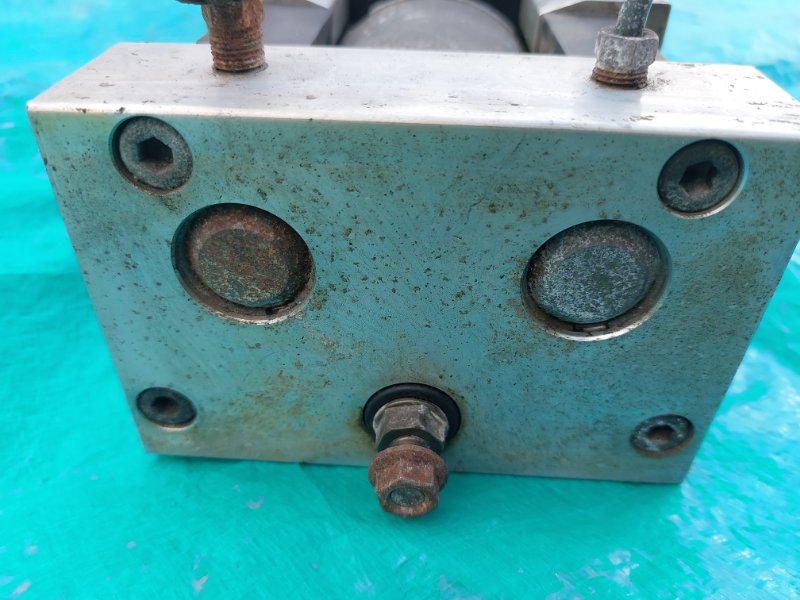 Модулятор ABS гидравлический Elf NKS71 4HG1 Модулятор ABS гидравлический Elf NKS71 4HG1