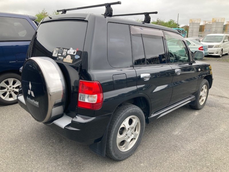 Решетка радиатора Pajero IO 2004 H76W 4G93