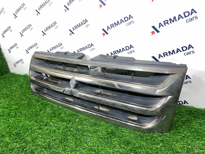 Решетка радиатора Mitsubishi Pajero IO H76W 4G93