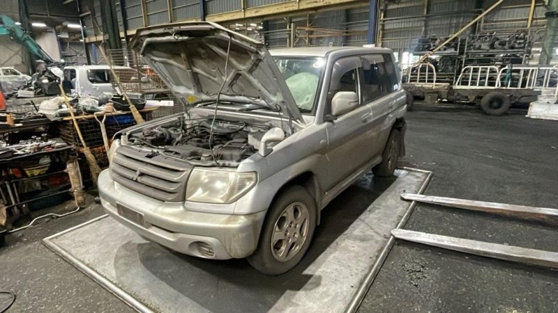 Горловина топливного бака Pajero IO 2004 H76W 4G93