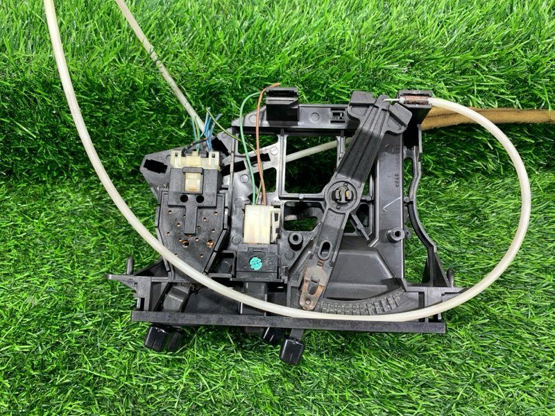 Блок управления климат-контролем Elf 2005 LKR81 4HL1 Блок управления климат-контролем Elf 2005 LKR81 4HL1