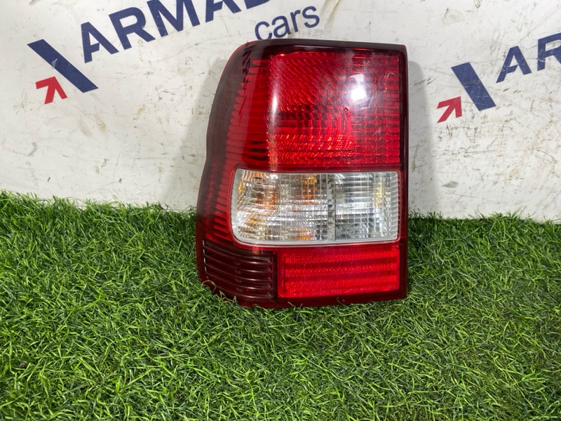 Запчасть стоп сигнал задний левый MITSUBISHI Pajero IO 2000 H77 1140-330 контрактная Стоп сигнал задний левый MITSUBISHI Pajero IO 2000 H77 1140-330 контрактная
