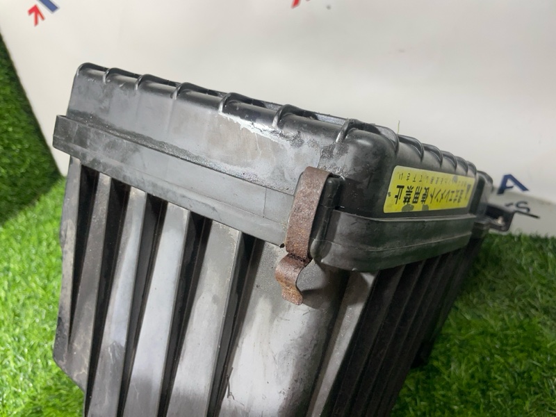 Корпус воздушного фильтра Elf 2005 LKR81 4HL1